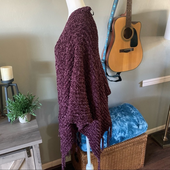 NWT chenille fringe poncho/wrap - Picture 4 of 6